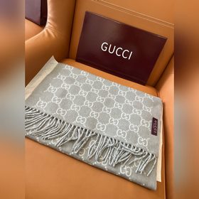 GucciGUCCI年度最火的GG純羊絨圍巾沒有之一 快來舉手有多少人在等這款圍