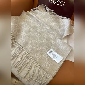 GucciGUCCI年度最火的GG純羊絨圍巾沒有之一 快來舉手有多少人在等這款圍