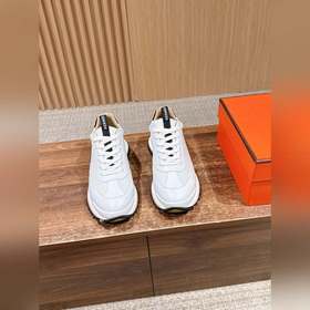 HERMES 愛馬仕新款男士運動鞋 時尚與舒适并存！ 經典的黑調網布鞋面，搭配