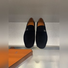 H家愛馬最新樂福鞋 真皮大底 優雅紳士風格來襲，純手工打造柔軟質感與卓然色彩！搭