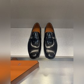 H家愛馬最新樂福鞋 真皮大底 優雅紳士風格來襲，純手工打造柔軟質感與卓然色彩！搭