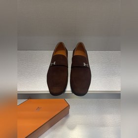 H家愛馬最新樂福鞋 真皮大底 優雅紳士風格來襲，純手工打造柔軟質感與卓然色彩！搭