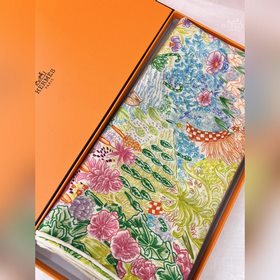 140頂級絲絨雙面，手工卷邊絲絨雙面方巾(30%真絲70%羊絨) 絲絨雙面印花