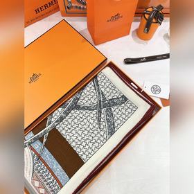 140絲絨雙面同色披肩 手工卷邊絲毛方巾(30%桑蠶絲70%羊毛) 這款經典