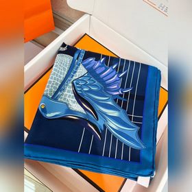 鞍上世界 90方巾-18mm雙面同色 手工卷邊斜紋真絲方巾(100%桑蠶絲)。