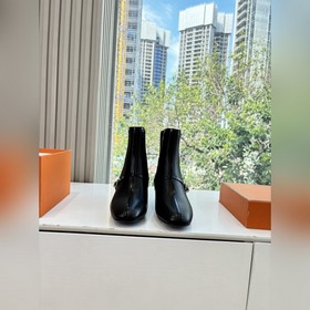 G203所見即所得Hermes 愛馬仕秋冬最新款老錢風短靴專櫃超難配貨 家靴子的