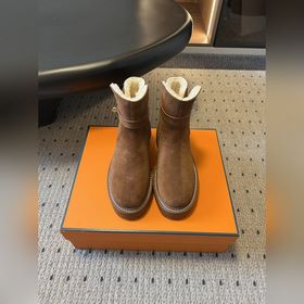 頂級品質 HERMES25ss 秋冬加絨款金屬扣馬丁靴 鞋身搭配金屬扣飾綁帶，