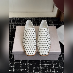 Jimmy Choo 吉米周，JC 2026 新款平底 粗跟 镂空 單鞋 新款