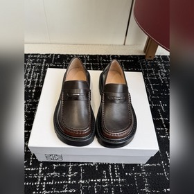 LOEWE 羅意威 25ss 秋冬新款 娃娃頭 鞋帶樂福鞋 簡約大氣時髦 耐看