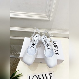 LOEWE 羅意威 2026秋冬新品 Toy 踝帶芭蕾舞平底鞋、高跟鞋 ----