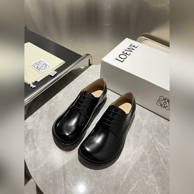 Loewe，羅意威 高端男士熱賣精品休閑皮鞋，進口亮面牛皮革德比鞋将工緻元素與摩