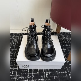 LOEWE 羅意威 25ss 秋冬新款 娃娃頭 鞋帶馬丁靴 簡約大氣時髦 耐看