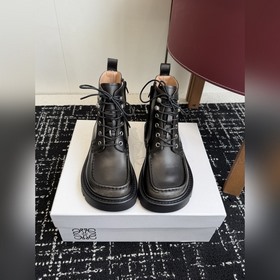 LOEWE 羅意威 25ss 秋冬新款 娃娃頭 鞋帶馬丁靴 簡約大氣時髦 耐看