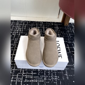 代購級 LOEWE 25ss 秋冬 羅意威 也有自己的雪地靴了！ 羅意威皮毛一