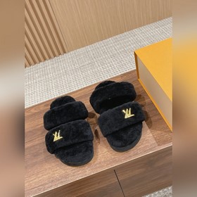 Louis Vuitton 路易威登秋冬羊毛拖鞋 新品 皮毛一體羔羊毛，軟軟糯糯