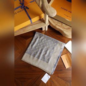 金銀線方巾 經典中的經典 新版标簽 質量好 垂感足 不易皺 不起毛 禦寒搭配保暖