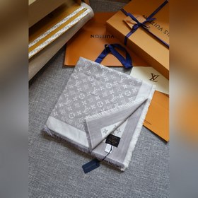 L經典雙色提花方巾 經典到無敵的款式 市面什麼質量都有，原版是真絲 羊毛的 差版