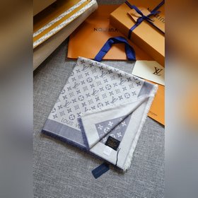 L經典雙色提花方巾 經典到無敵的款式 市面什麼質量都有，原版是真絲 羊毛的 差版