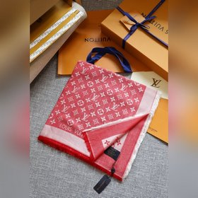 L經典雙色提花方巾 經典到無敵的款式 市面什麼質量都有，原版是真絲 羊毛的 差版