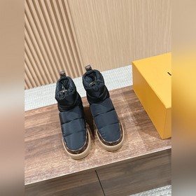 LOUIS VUITTON#路易威登專櫃最新秋冬Pillow羽絨雪地靴， 懶人面