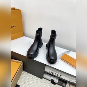 切爾西 LV路易威登 L家驢牌District Ranger系列 及踝靴 馬丁