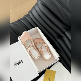 高定品質！Maison Margiela MM6分趾鞋 Tabi 意産植鞣羊皮！