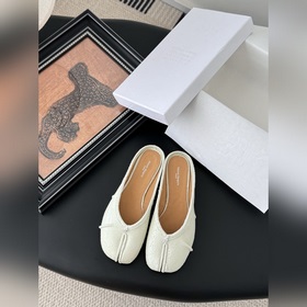 高定品質！Maison Margiela MM6分趾鞋 Tabi 意産植鞣羊皮！