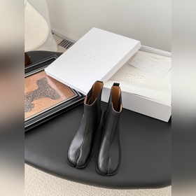 高定品質！Maison Margiela MM6分趾短靴 Tabi 意産植鞣羊皮