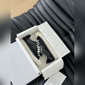 MaisonMargiela MM6今年最好看的休閑鞋 視覺上沒有其他休閑鞋那