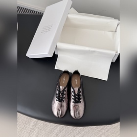 高定品質！Maison Margiela MM6分趾鞋 Tabi 意産植鞣羊皮！