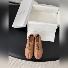 高定品質！Maison Margiela MM6分趾鞋 Tabi 意産植鞣羊皮！