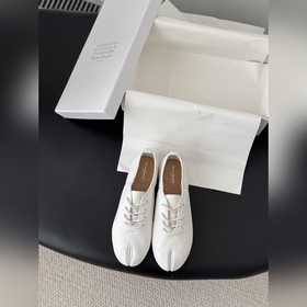 高定品質！Maison Margiela MM6分趾鞋 Tabi 意産植鞣羊皮！