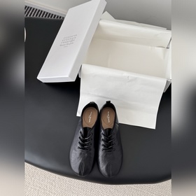 高定品質！Maison Margiela MM6分趾鞋 Tabi 意産植鞣羊皮！
