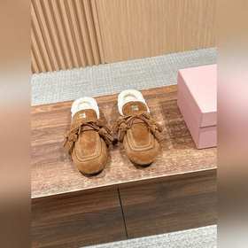 MIU MIU 缪缪秋冬新款毛毛一腳蹬流蘇半拖樂福鞋 随意搭配 腳感無敵 時尚的