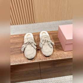 MIU MIU 缪缪秋冬新款毛毛一腳蹬流蘇半拖樂福鞋 随意搭配 腳感無敵 時尚的