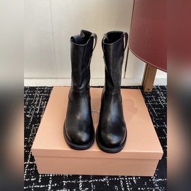 頂級品質 Miu miu 25 雙耳粗高跟套筒短靴 秋冬走秀新款短靴！ 今年最