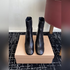代購級 Miu miu 25ss 彈力 短靴 秋冬走秀新款短靴！ 今年最值得入