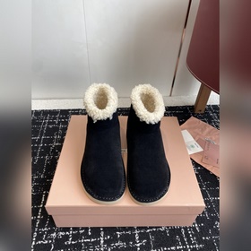 代購級 MiuMiu 缪缪 25ss秋冬走秀款 羊毛小短靴雪地靴毛毛鞋 經常出