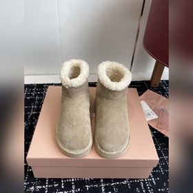 代購級 MiuMiu 缪缪 25ss秋冬走秀款 羊毛小短靴雪地靴毛毛鞋 經常出