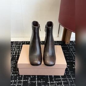 代購級 MiuMiu缪缪秋冬最新款複古擦色 短靴 超多明星時尚博主種草 當下最