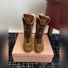 代購級 Miu Miu 25ss 春夏新款走秀MiuMiu 德訓 拳擊靴 秀場