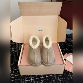 代購級 ( 官網同步 盒包裝) MiuMiu 缪缪 25ss秋冬走秀款 羊毛小