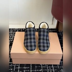 代購級 MiuMiu 缪缪2026ss秋冬走秀款 羊毛小短靴雪地靴毛毛鞋 經常