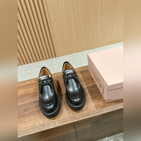 [升級版] MIUMIU#缪缪厚底綁帶樂福鞋 增高神器 鞋舌壓印金色logo 符