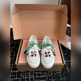 頂級版本 miumiu 25ss 秋冬新款 厚底 小白鞋 羊毛小白鞋 簡約造型
