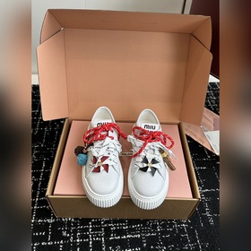 頂級版本 miumiu 25ss 秋冬新款 厚底 小白鞋 羊毛小白鞋 簡約造型