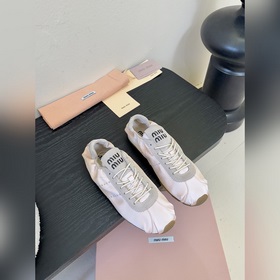 頂級 MiuMiu缪缪春夏最新走秀款薄底鞋 休閑鞋