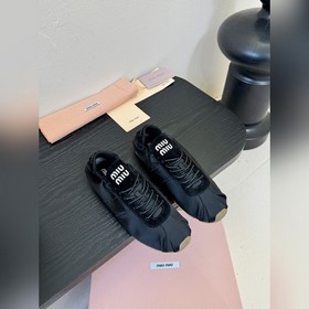 頂級 MiuMiu缪缪春夏最新走秀款薄底鞋 休閑鞋