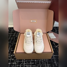 頂級品質 ( 官網同步 盒包裝) MiuMiu 缪缪 25ss 春夏新款 羊毛
