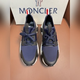 Moncler蒙口男鞋運動鞋，進仁面、氯丁橡膠 各種材質拼接打造，鞋面采用鞋帶和